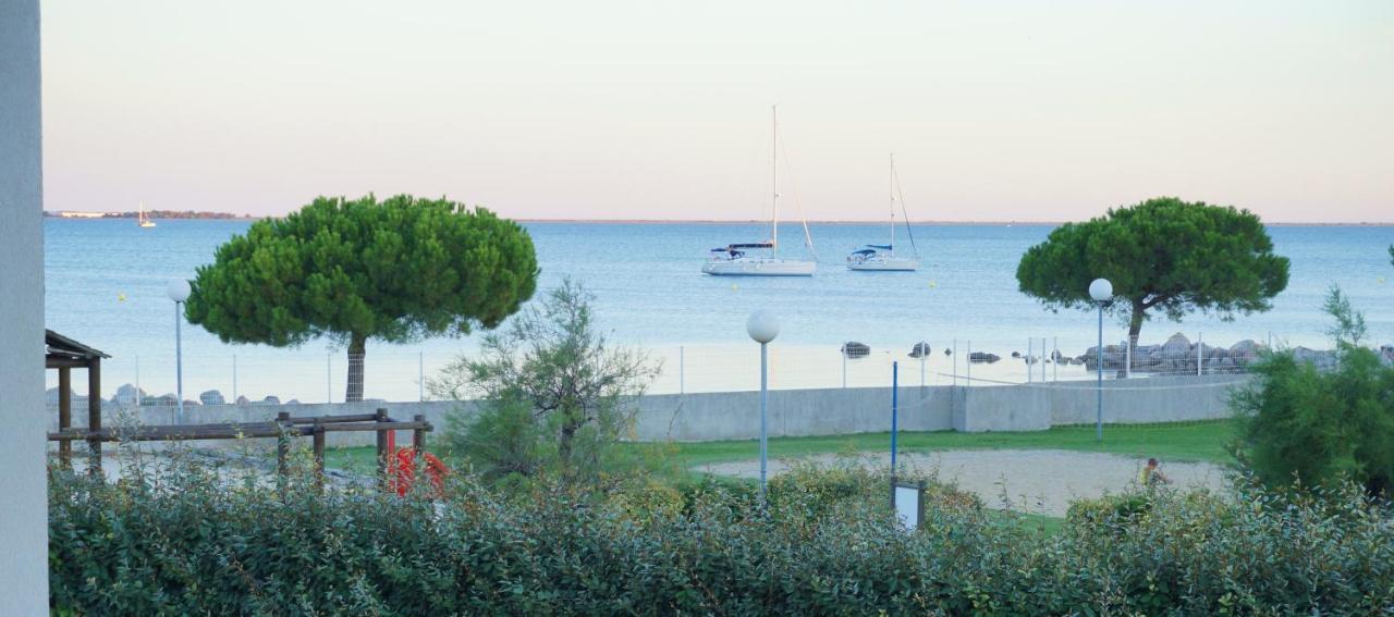 Apartamento Port Mezua Mèze Exterior foto