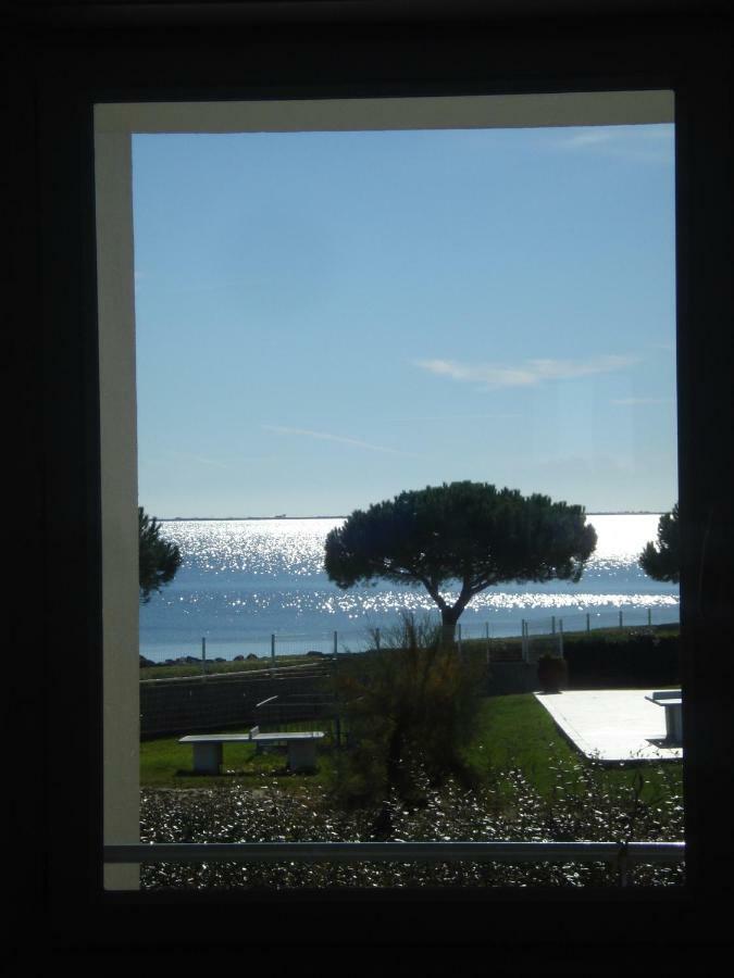 Apartamento Port Mezua Mèze Exterior foto