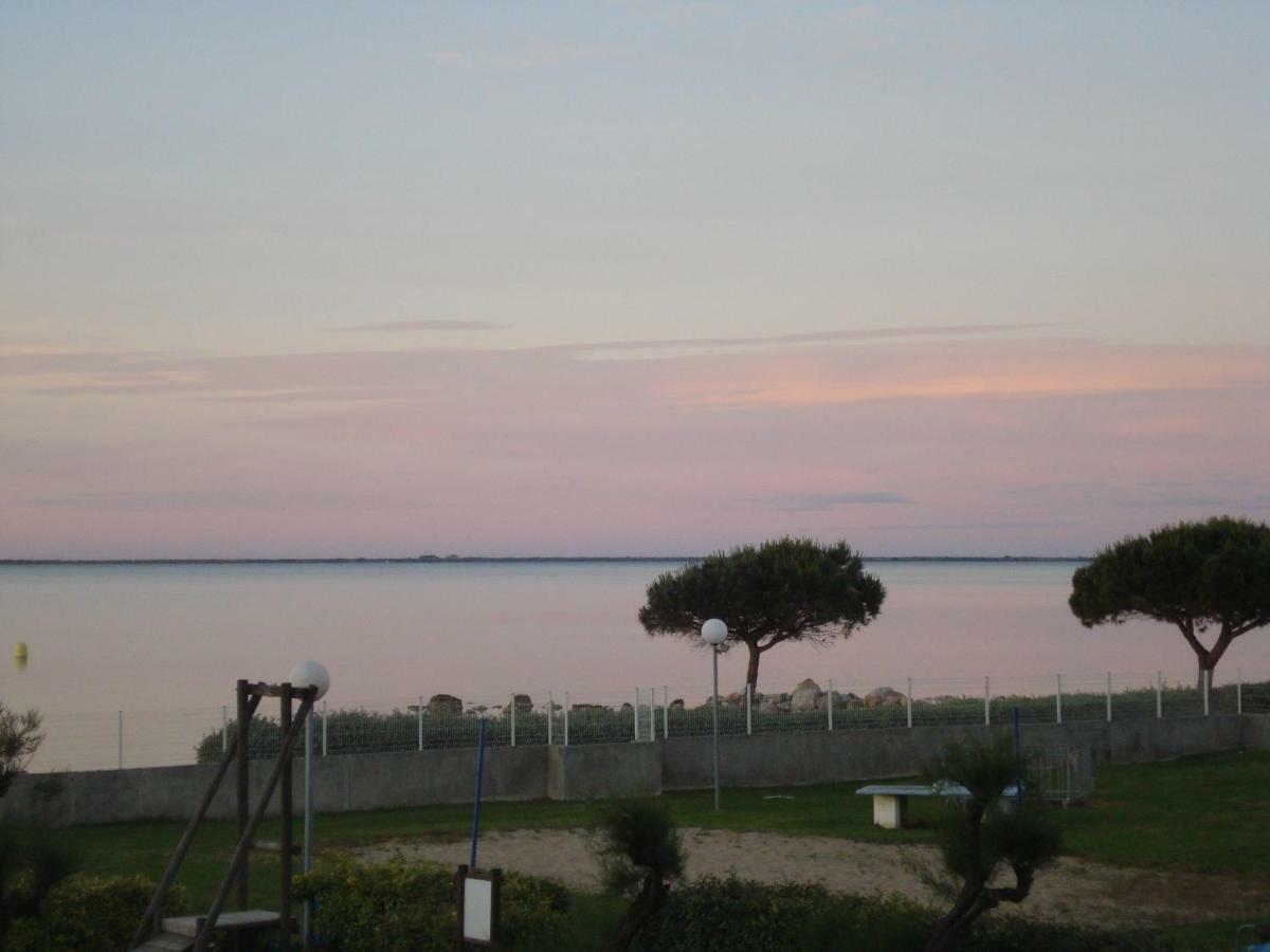 Apartamento Port Mezua Mèze Exterior foto