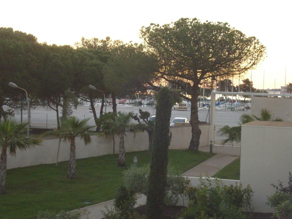 Apartamento Port Mezua Mèze Exterior foto